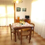 公寓 Azzurro 比比翁
